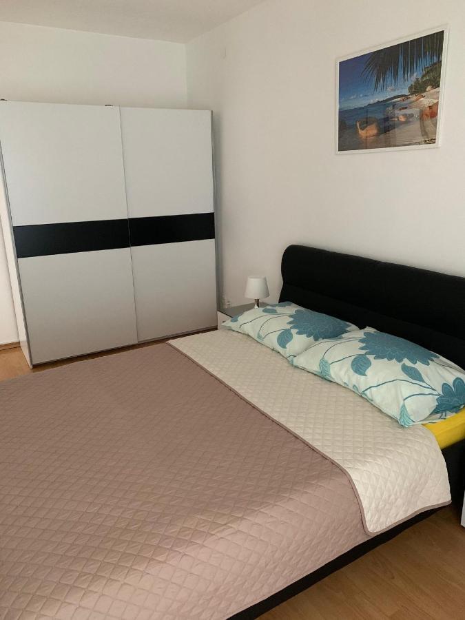 Sobe I Apartmani Til 茨里克韦尼察 外观 照片